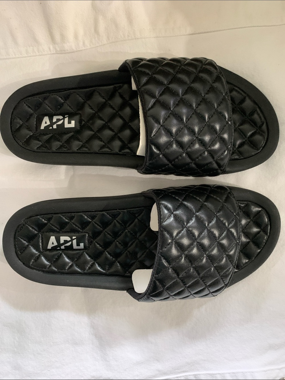 NEW -APL Lusso Quilted Slide Sandals in Black